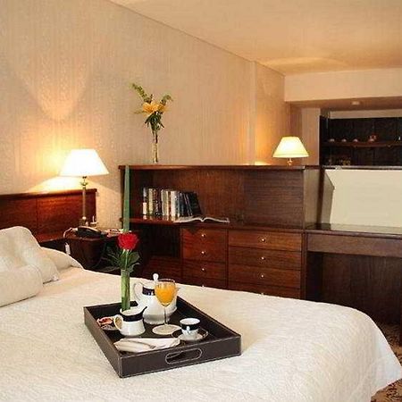 Feir'S Park Hotel & Rooftop Buenos Aires Esterno foto A room at the hotel