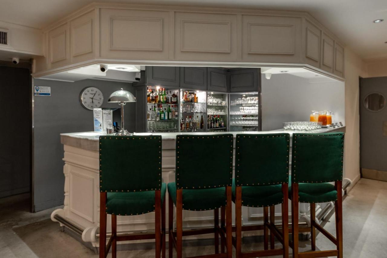 Feir'S Park Hotel & Rooftop Buenos Aires Esterno foto The bar at the hotel