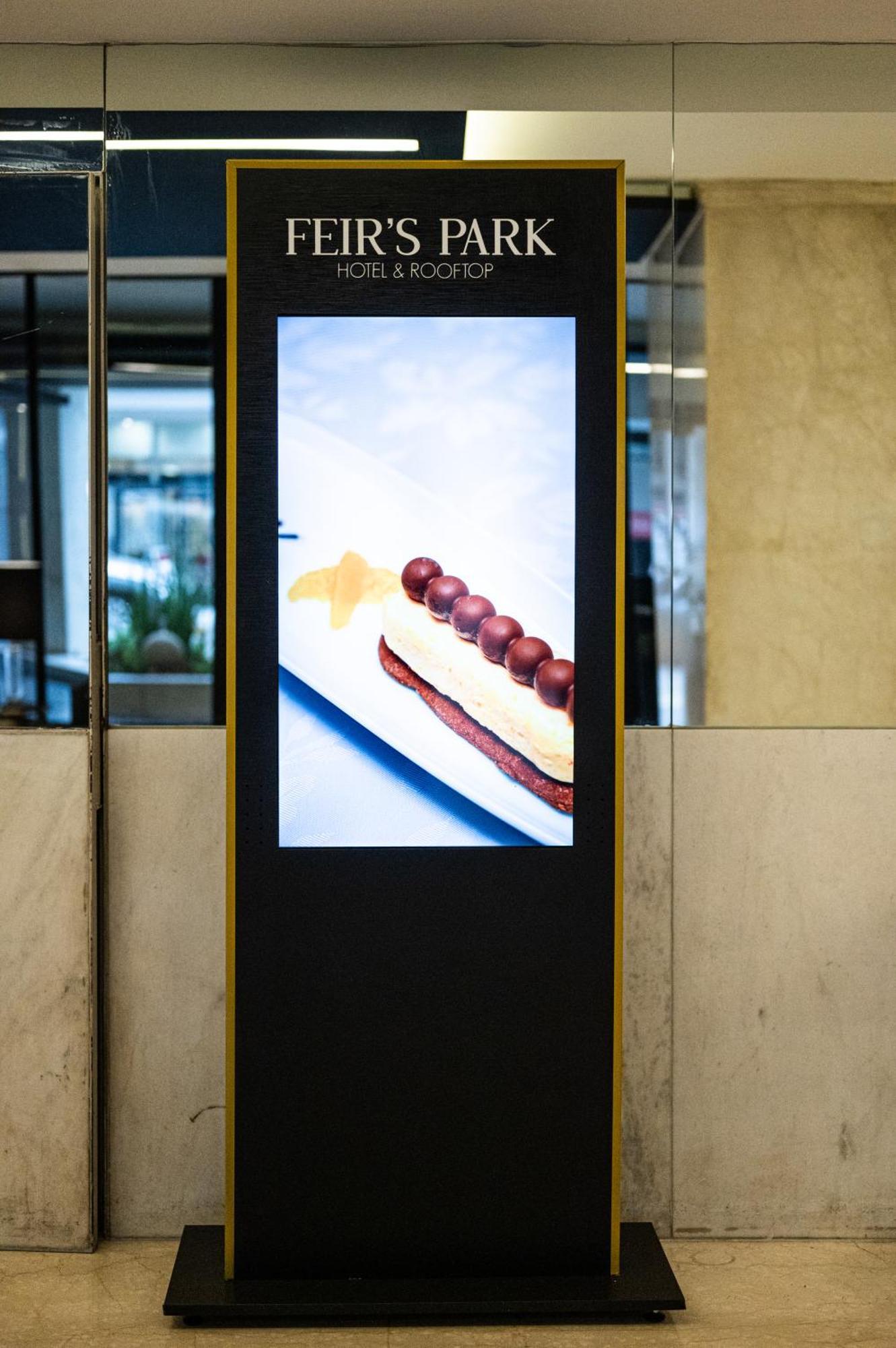 Feir'S Park Hotel & Rooftop Buenos Aires Esterno foto A digital menu board