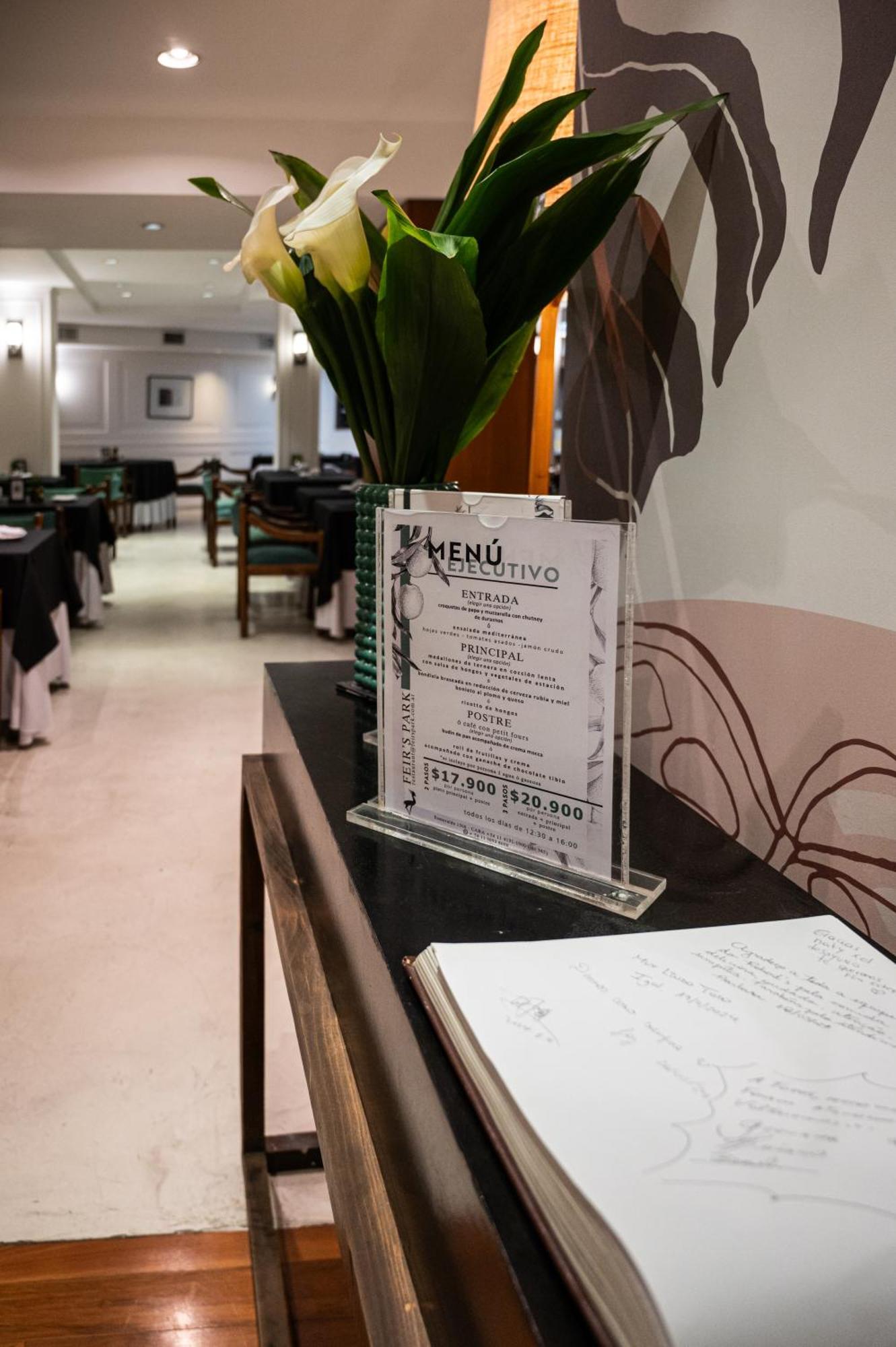 Feir'S Park Hotel & Rooftop Buenos Aires Esterno foto Menu in a restaurant