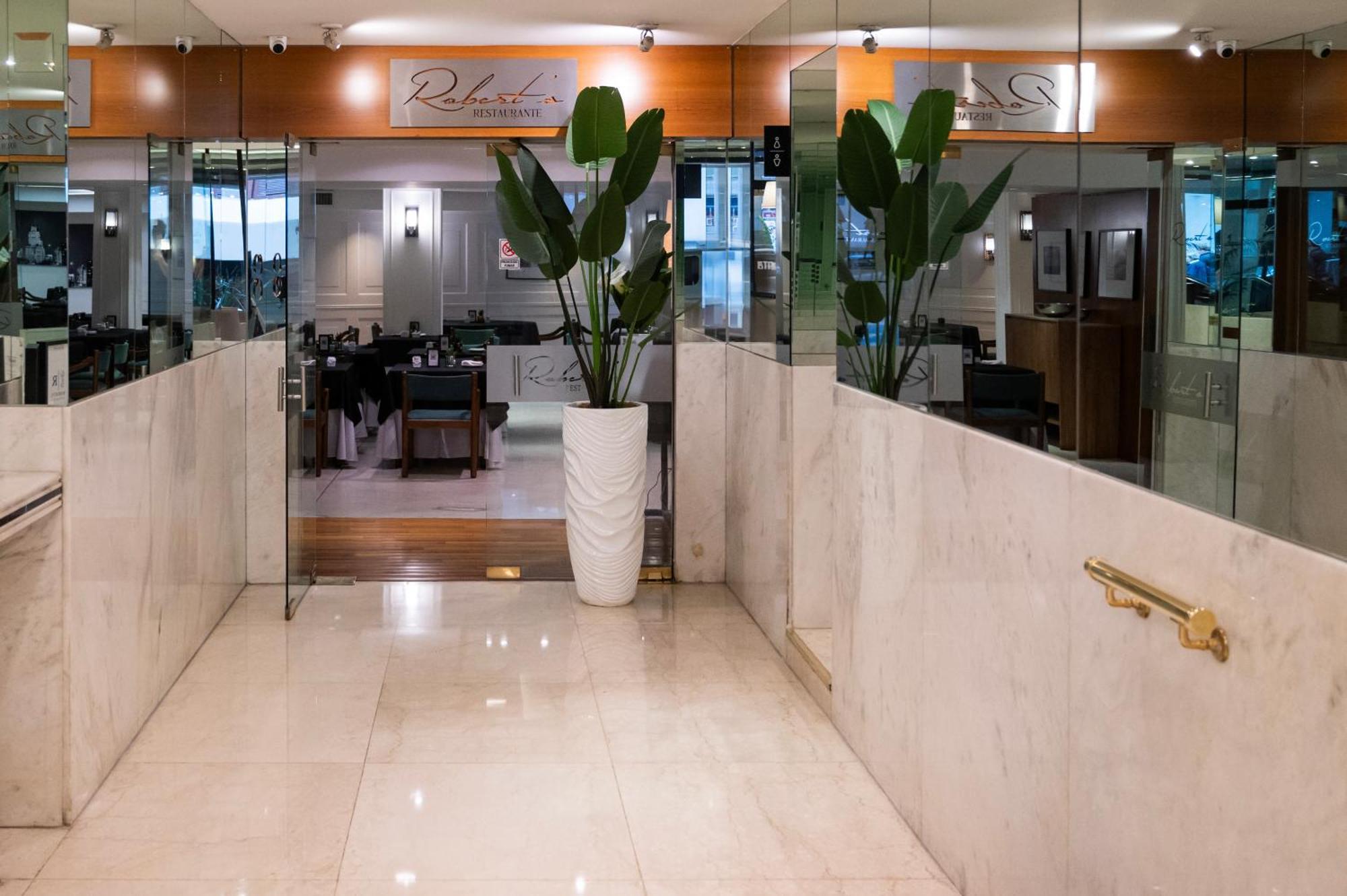 Feir'S Park Hotel & Rooftop Buenos Aires Esterno foto The interior of the club