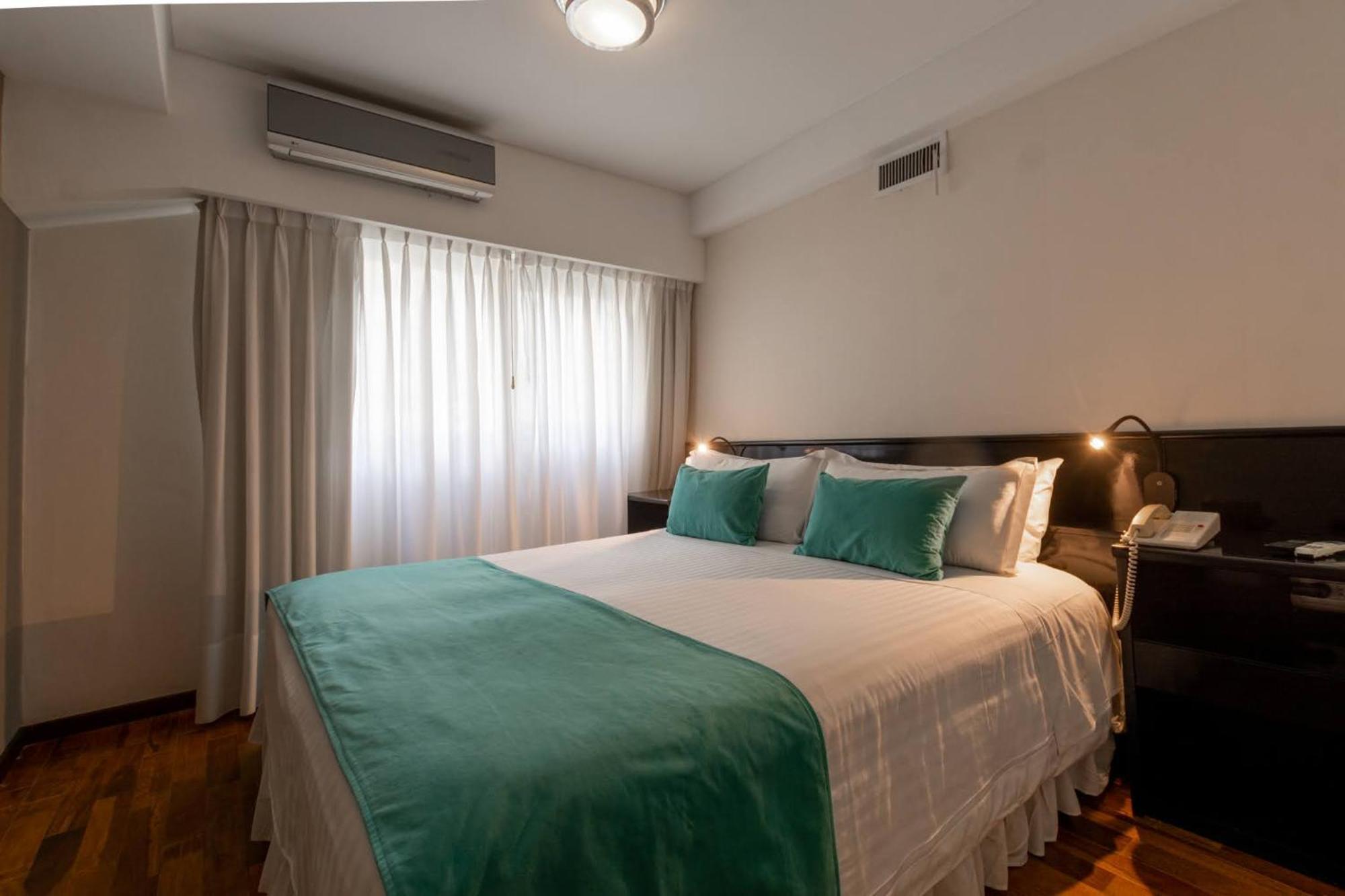 Feir'S Park Hotel & Rooftop Buenos Aires Esterno foto A bedroom at the hotel