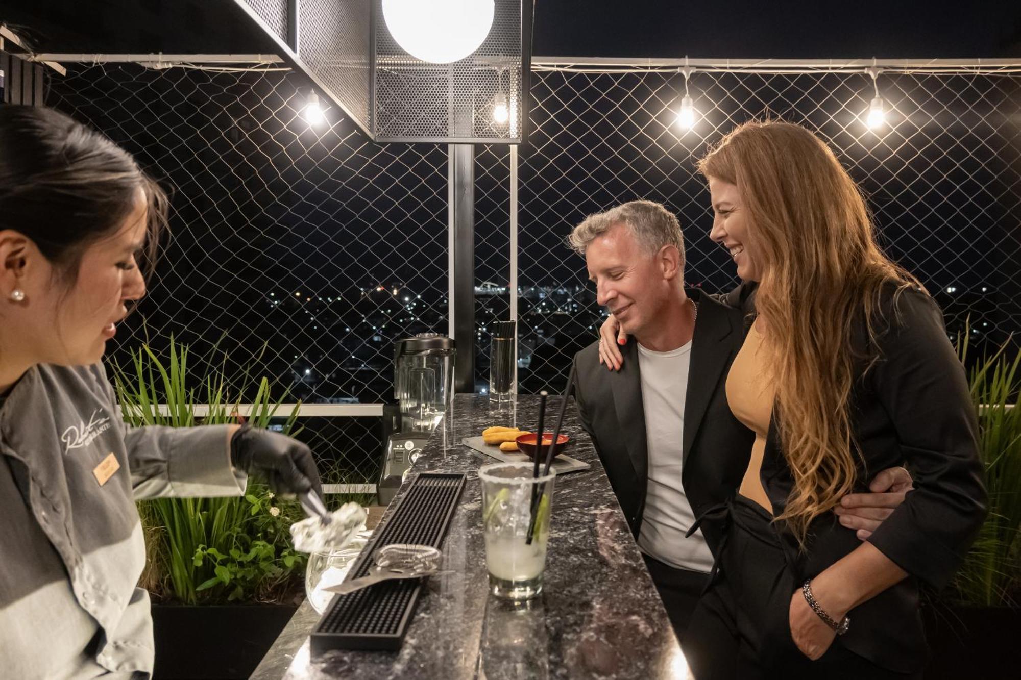 Feir'S Park Hotel & Rooftop Buenos Aires Esterno foto The bar at the 101 Skybar