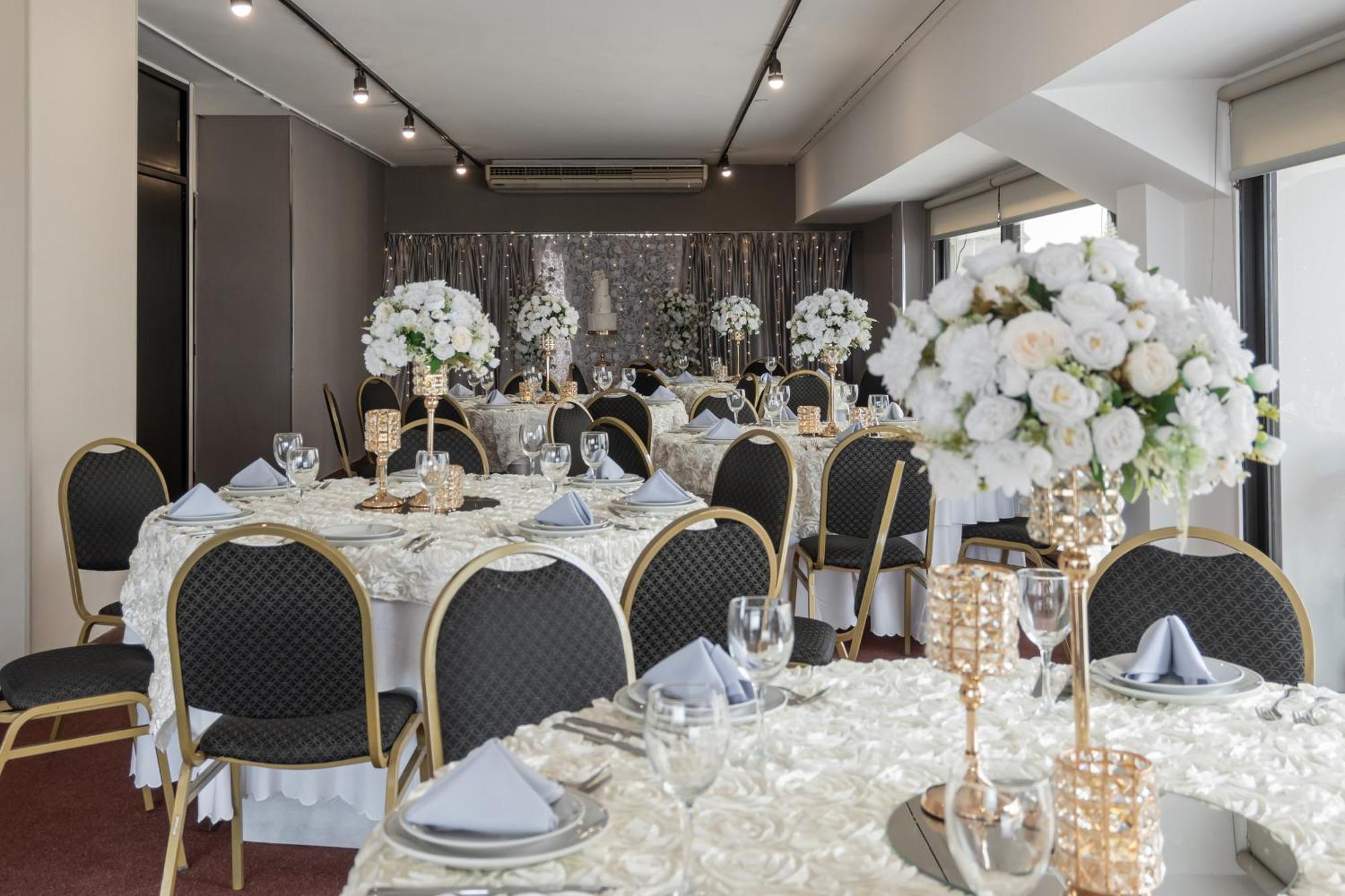Feir'S Park Hotel & Rooftop Buenos Aires Esterno foto The ballroom at the hotel